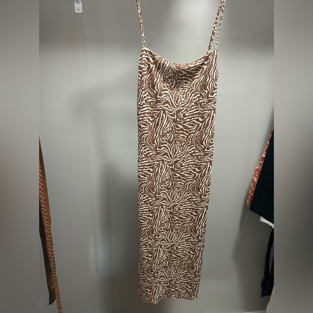 Resa Mesh Dress - Picture 5 of 9
